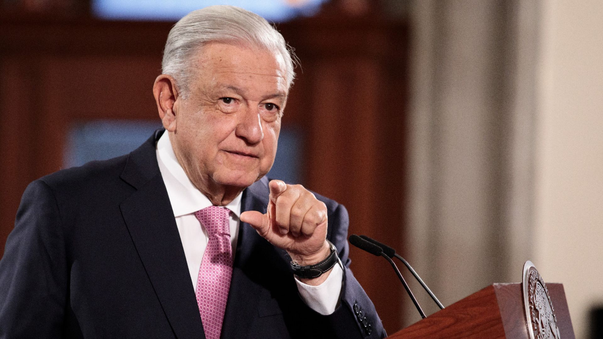 AMLO aprueba iniciativa de Xóchitl Gálvez para juzgar a presidentes
