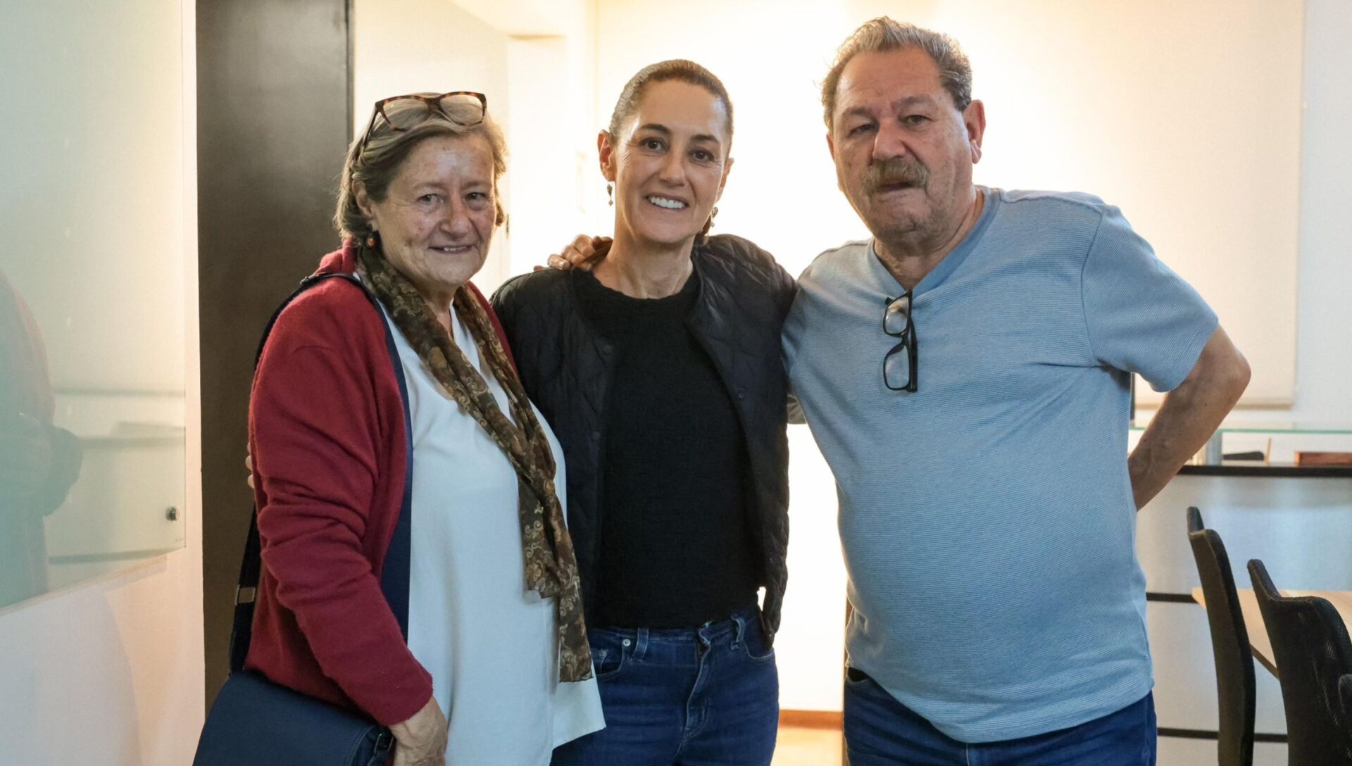 Paco Ignacio Taibo II permanecerá en el FCE: Sheinbaum