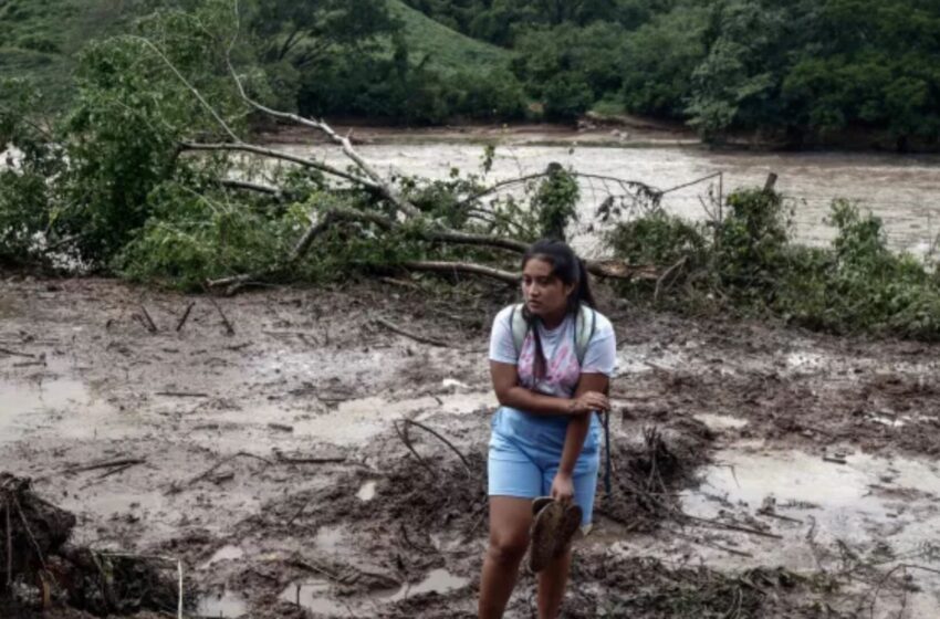 Quintana Roo en alerta por huracán Beryl: suspenden clases, evacuan zonas y declaran ley seca