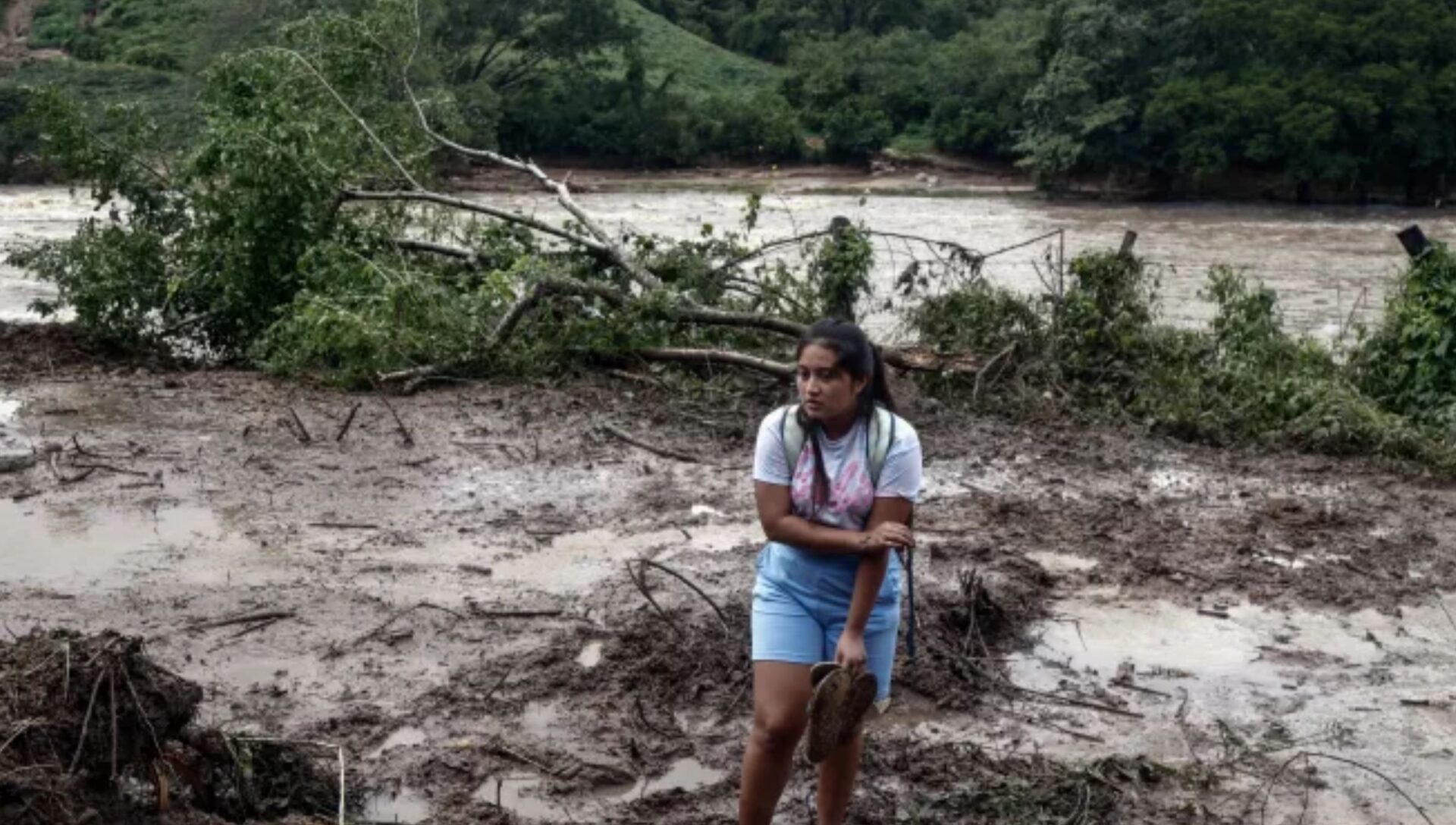 Quintana Roo en alerta por huracán Beryl: suspenden clases, evacuan zonas y declaran ley seca