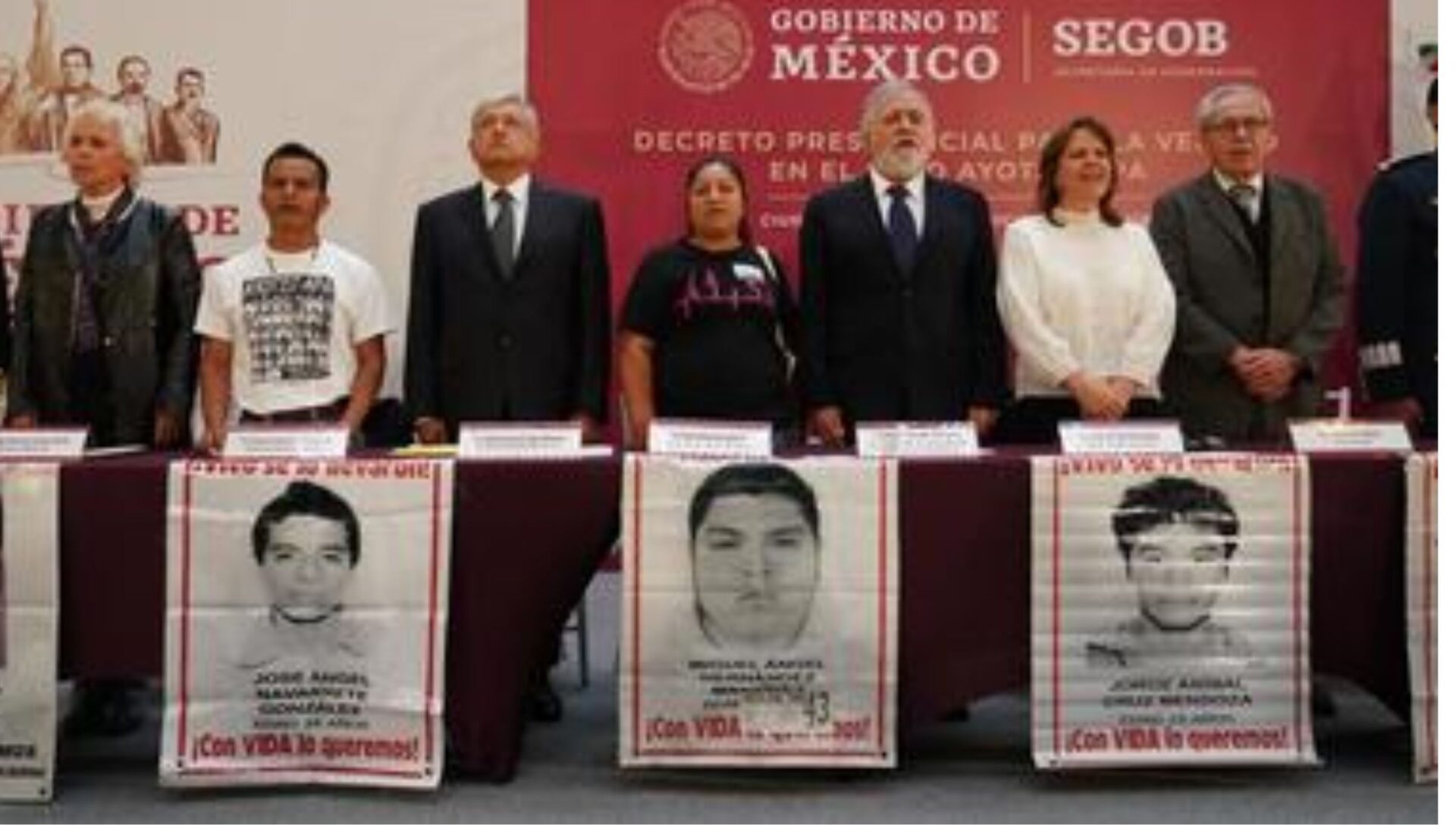 AMLO exonera al Ejército en primer informe sobre Ayotzinapa