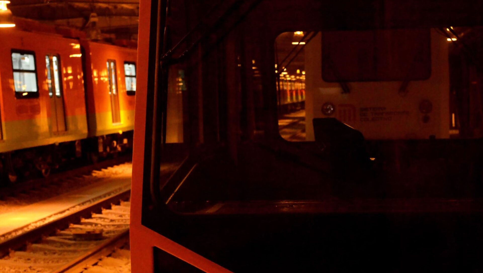 Metro CDMX caótico; retrasos de hasta media hora en Línea 9