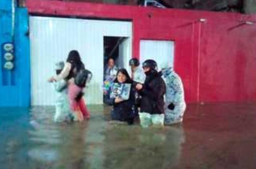 Por lluvias intensas, desalojan a 20 familias en Hidalgo