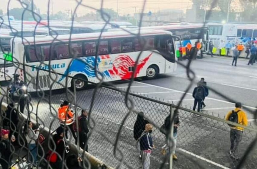 Sigue bloqueo de transportistas en la México-Pachuca