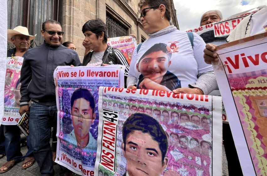 Concluyen padres de los 43 normalistas reuniones con AMLO: “Terminamos mal”