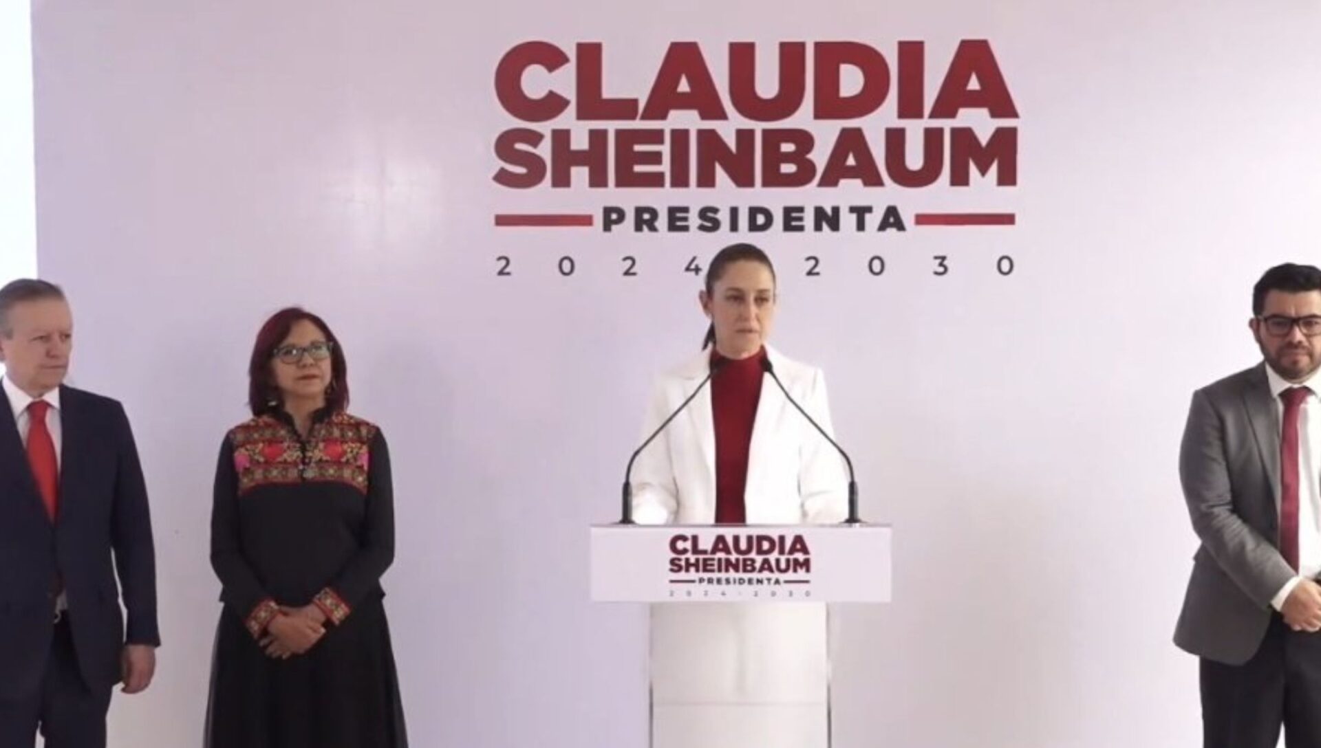 Sheinbaum anuncia a Arturo Zaldívar y Leticia Ramírez como integrantes de su gabinete ampliado