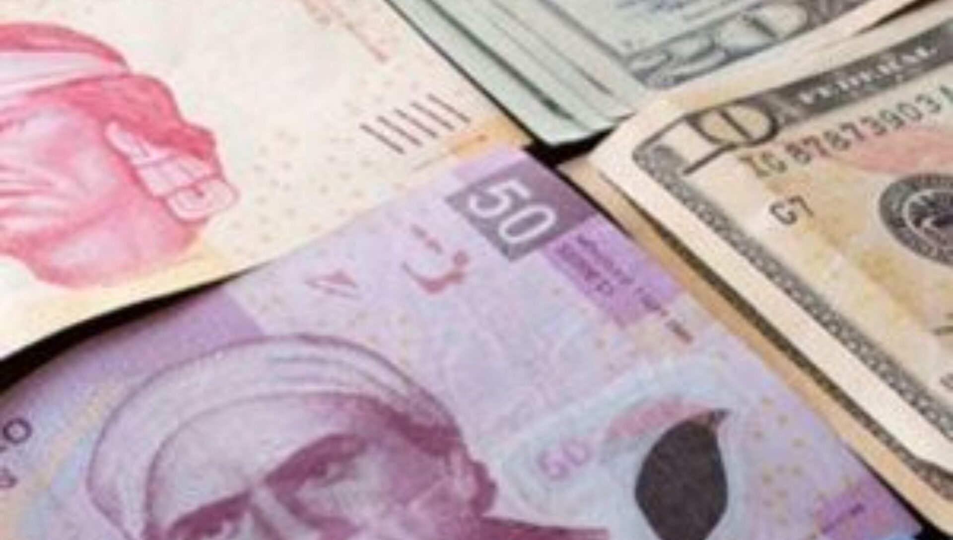 Peso mexicano se deprecia más de 2%, este lunes