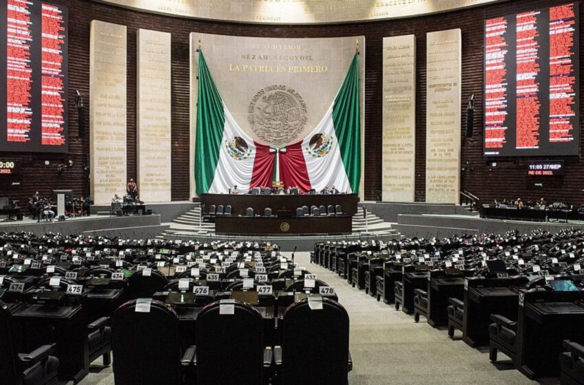 Diputados avalan iniciativa para que Pemex y CFE sean empresas públicas
