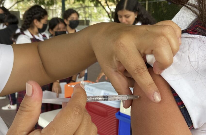 IMSS inicia campaña de vacunación contra VPH: a quiénes va dirigida y dónde se aplicará