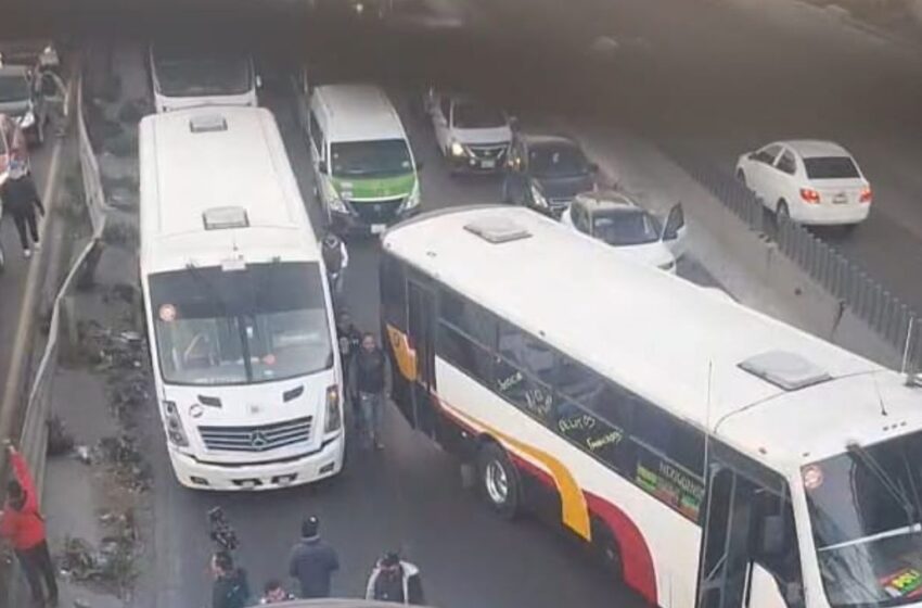 ¿Qué pasa en la autopista México-Querétaro? Bloqueo a la altura de Perinorte