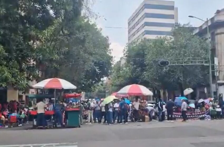 CNTE mantiene bloqueo en accesos a Segob; alternativas viales