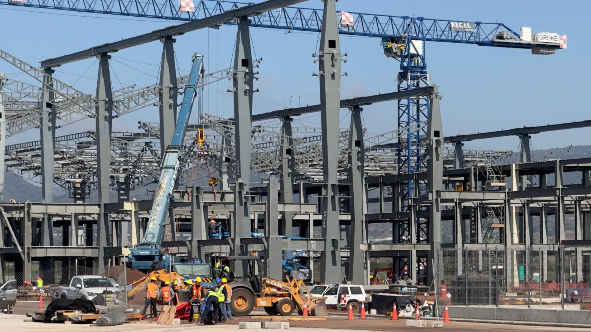 Anuncian la construcción de 5 nuevos aeropuertos en México