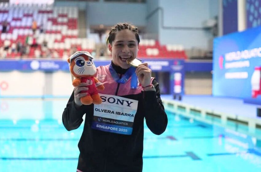 Osmar Olvera gana oro en Mundial de Deportes Acuáticos de Singapur 2025