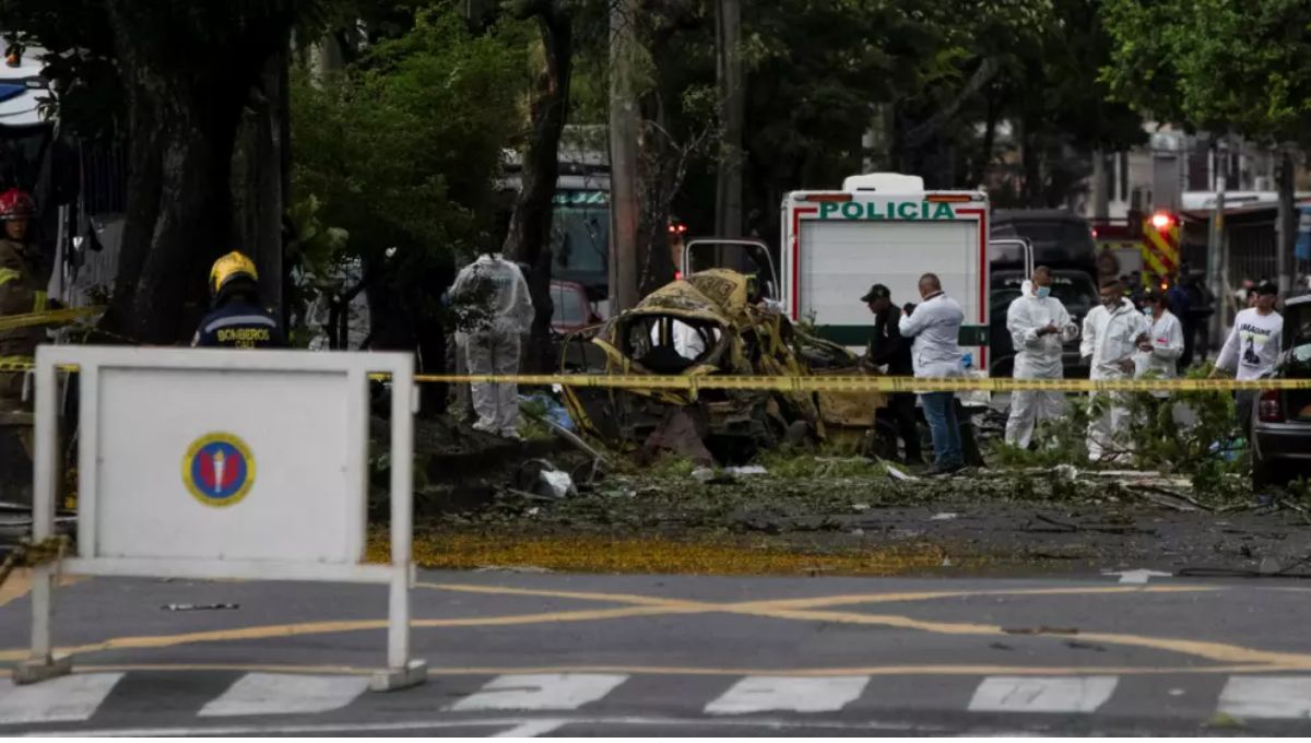 Atentados en Colombia dejan 18 muertos tras explosión y ataque a helicóptero