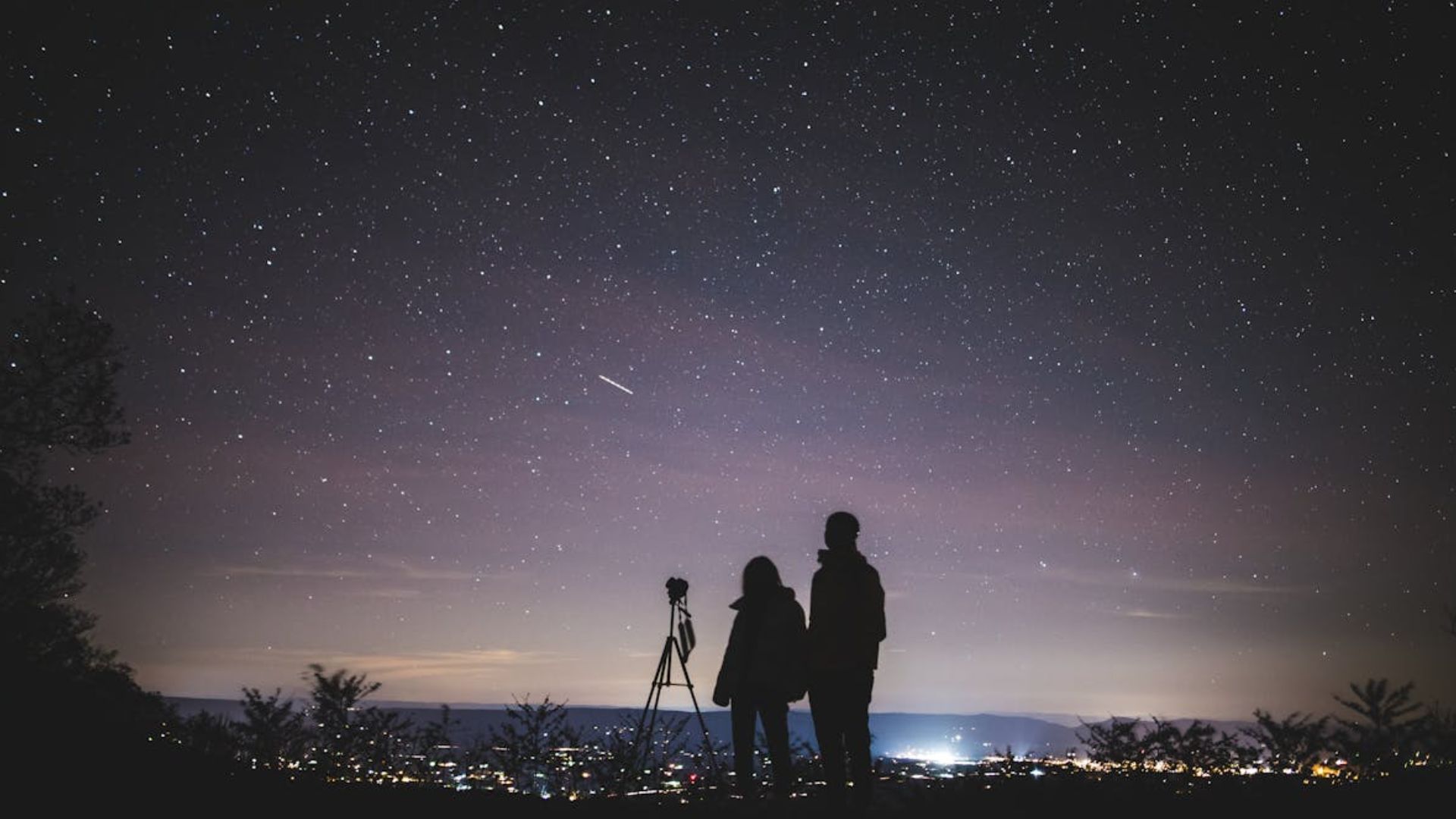 Eventos astronómicos agosto 2025: ¿Cuándo y cómo ver la lluvia de estrellas y la alineación de planetas?