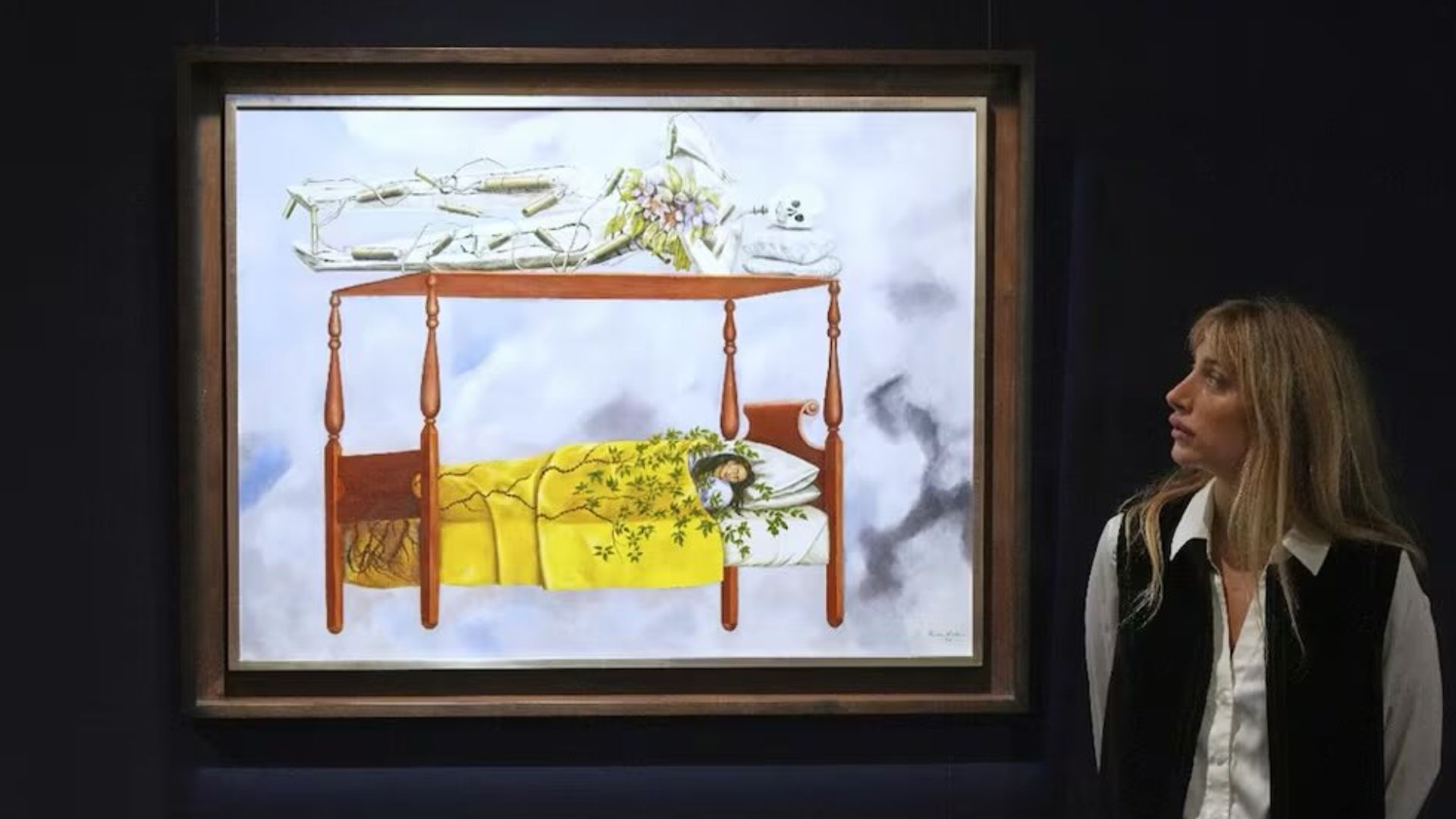 “El sueño (La cama)”, de Frida Kahlo, rompe récord y se convierte en la obra más cara hecha por una mujer