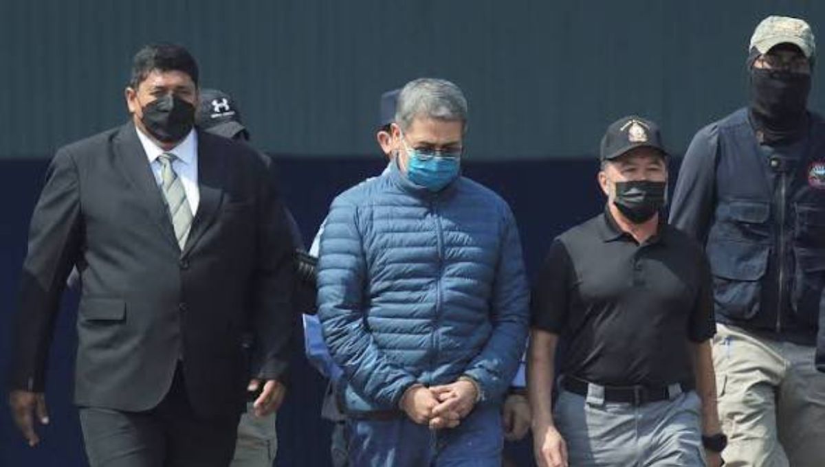 Juan Orlando Hernández, expresidente de Honduras, condenado por narcotráfico, sale de prisión, tras indulto de Trump