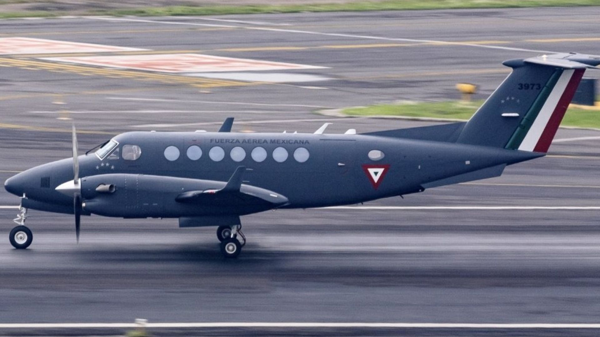 Avión de la Marina se desploma en Galveston, Texas; suman 5 personas fallecidas