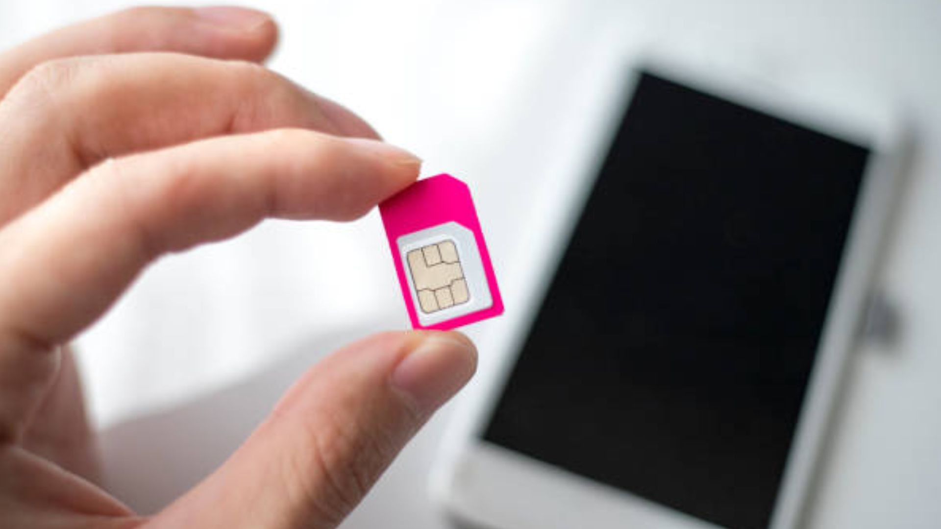 Alertan por venta ilegal de chips registrados