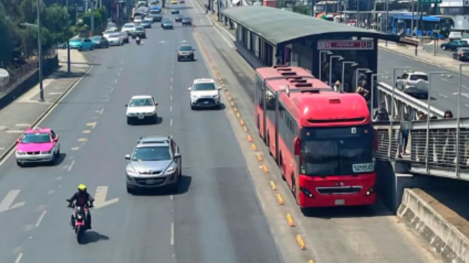 Conoce la nueva forma de robo en la que participan adultos mayores en Metrobús CDMX