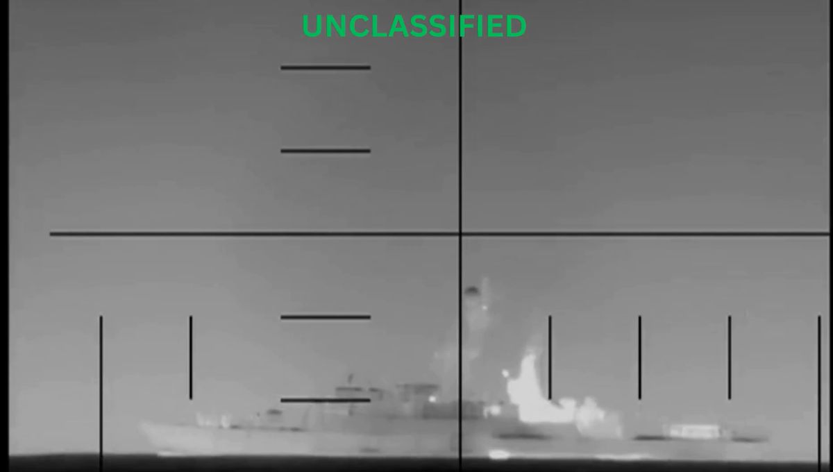 Submarino de EU hunde buque de guerra de Irán; reportan 87 muertos