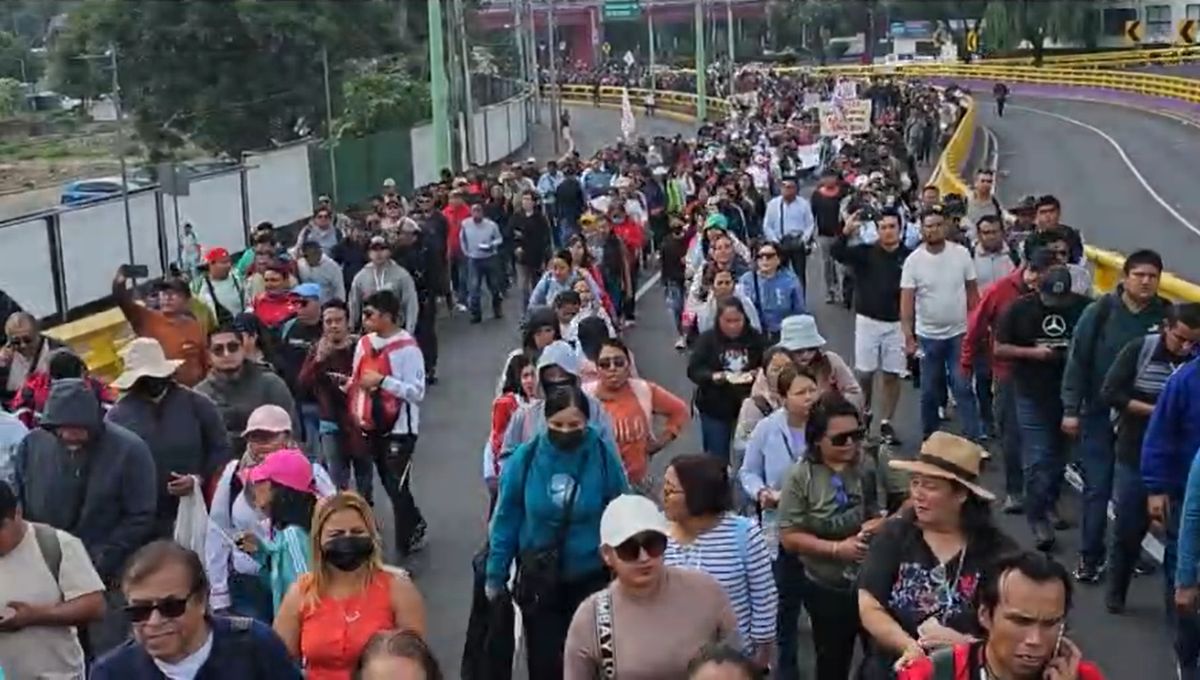 CNTE marcha hacia al Estadio Ciudad de México en día de inauguración del Mundial