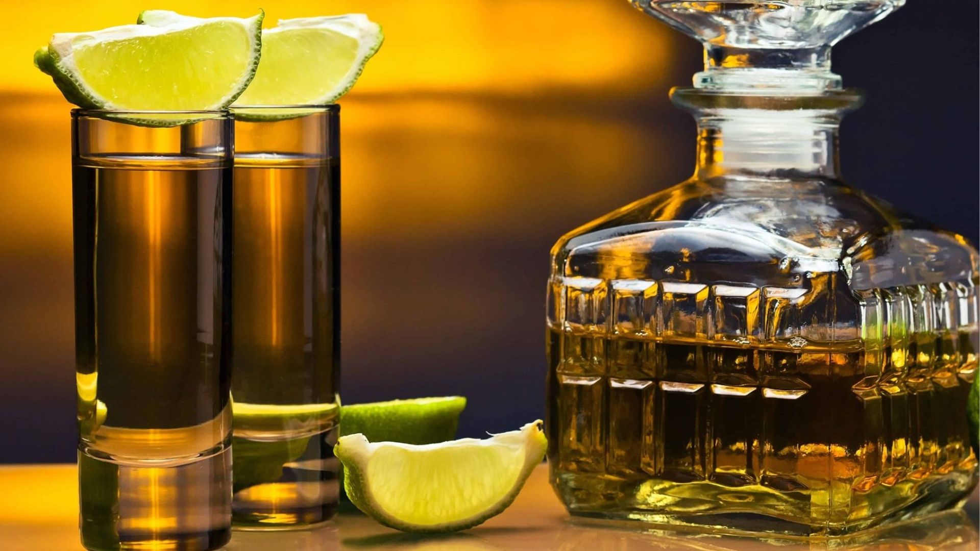 Cofepris alerta por tequila falso y adulterado vendido en línea