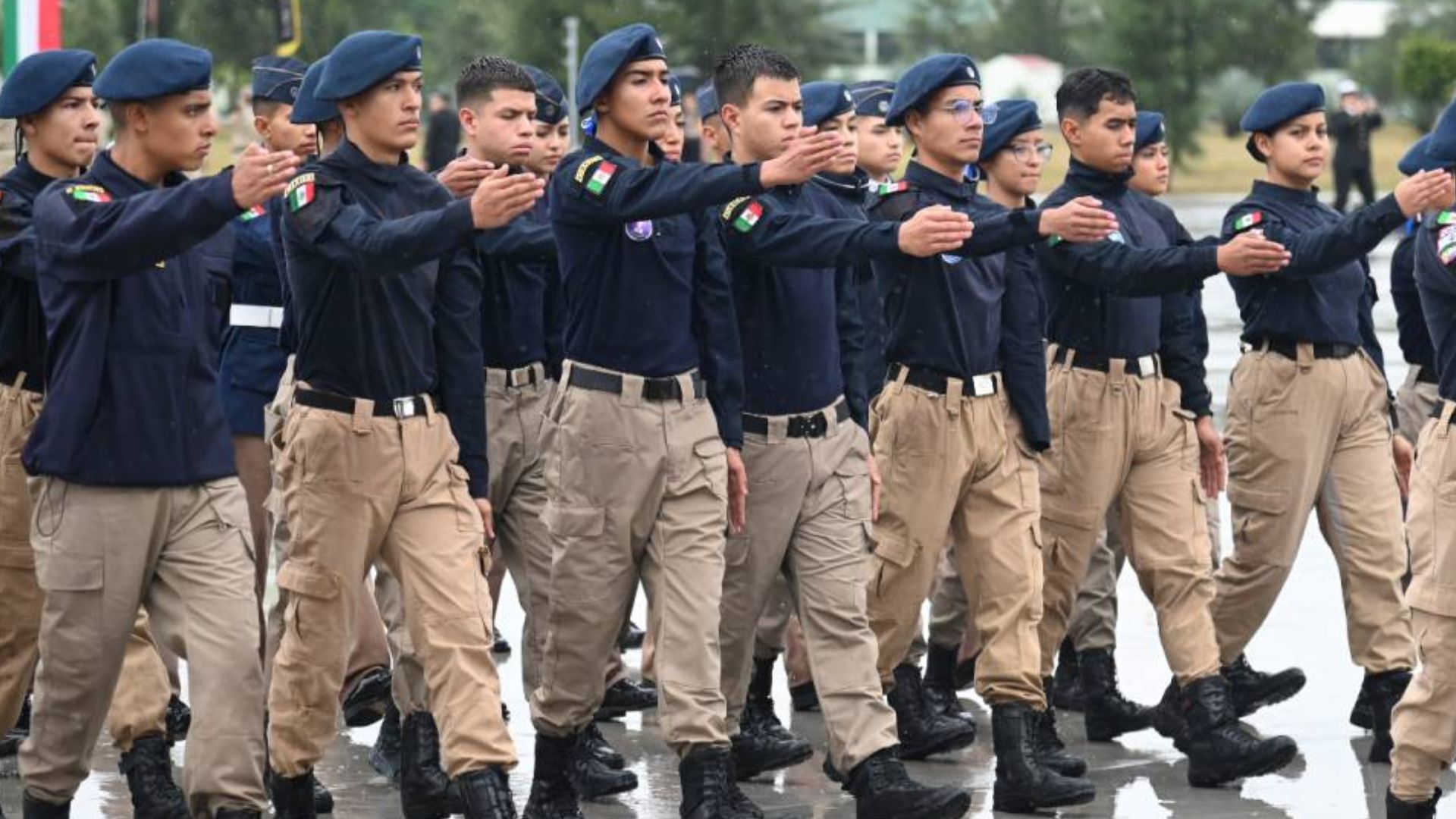Escuelas militarizadas deben regularizarse ante la SEP para seguir operando