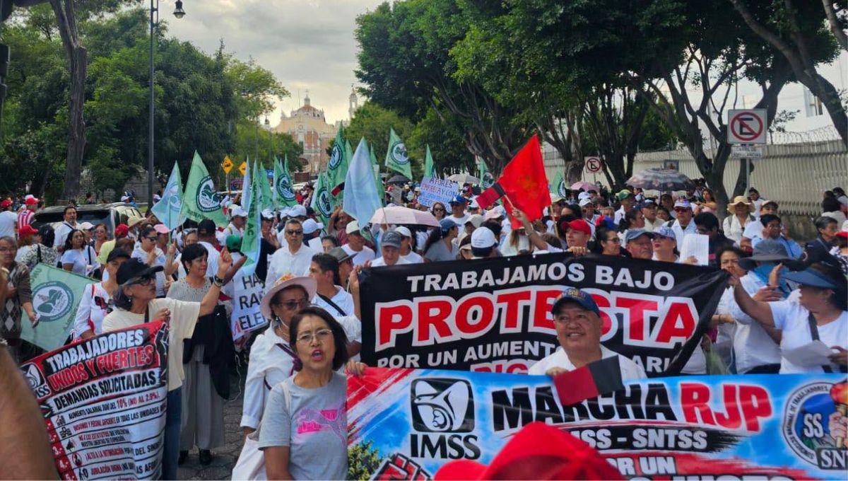 Trabajadores del IMSS votan en consulta aumento salarial del 6.8%
